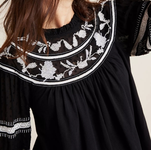 🍒NWT🍒 ANTHROPOLOGIE EMBROIDERED PEASANT TOP - Picture 2 of 5